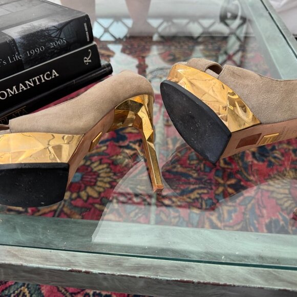 Herve Leger KELLIA Nude Lamb Suede Gold Prism Heel - Picture 10 of 12